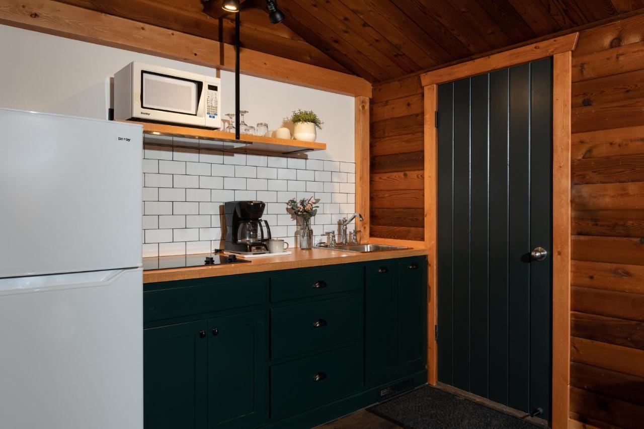 Miette Mountain Cabins Джаспър Екстериор снимка