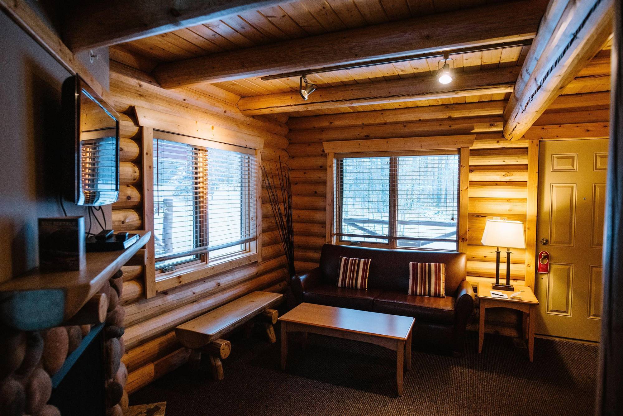 Miette Mountain Cabins Джаспър Екстериор снимка
